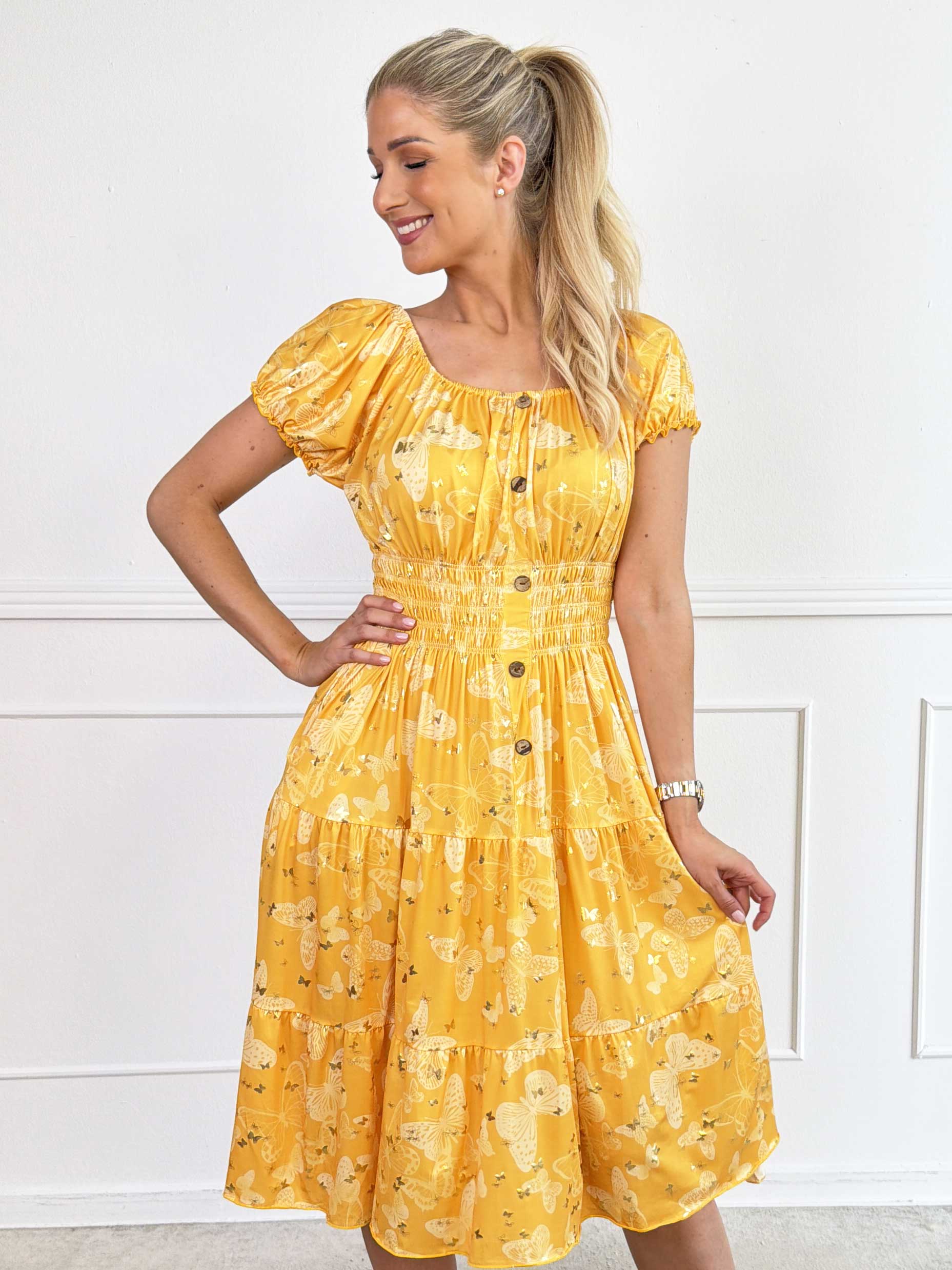 Tea Butterfly - Plus size kjole med smukt sommerfugleprint og elastisk udskæring